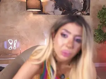 Stripchat Free Live Porn of LucyyRosse