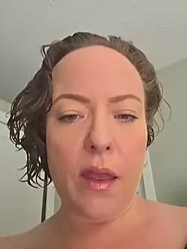 Stripchat Live Sex Cam of julimonroe