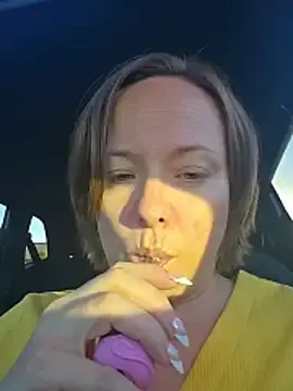 Stripchat Free Porn Cam of julimonroe