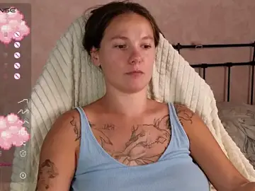 Stripchat Live Sex Cam of lil_luna_x