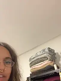 Stripchat Free Porn Cam of lillith_bloomy