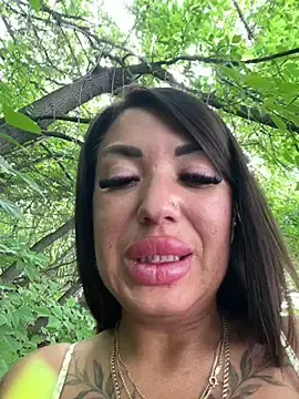 Stripchat Live Sex Cam of RuslanaXX