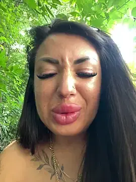Stripchat Live Sex Cam of RuslanaXX