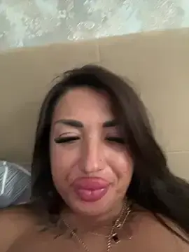 Stripchat Live Sex Cam of RuslanaXX