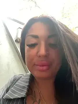 Stripchat Watch Live Sex Cams of RuslanaXX