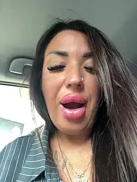 Stripchat Live Sex Cam of RuslanaXX