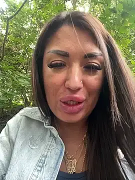 Stripchat Watch Live Sex Cams of RuslanaXX