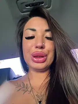 Stripchat Live Sex of RuslanaXX