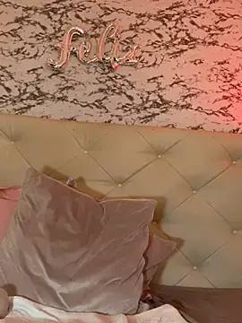 Stripchat Free Porn Cam of Lili__taylor
