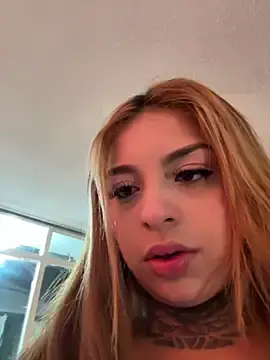 Stripchat Live Sex Cam of Im_Emily_