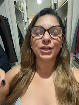 Stripchat Free Porn Cam of Mariiii_morena
