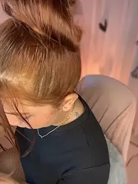Stripchat Sex Cam of EmilyBarragan_