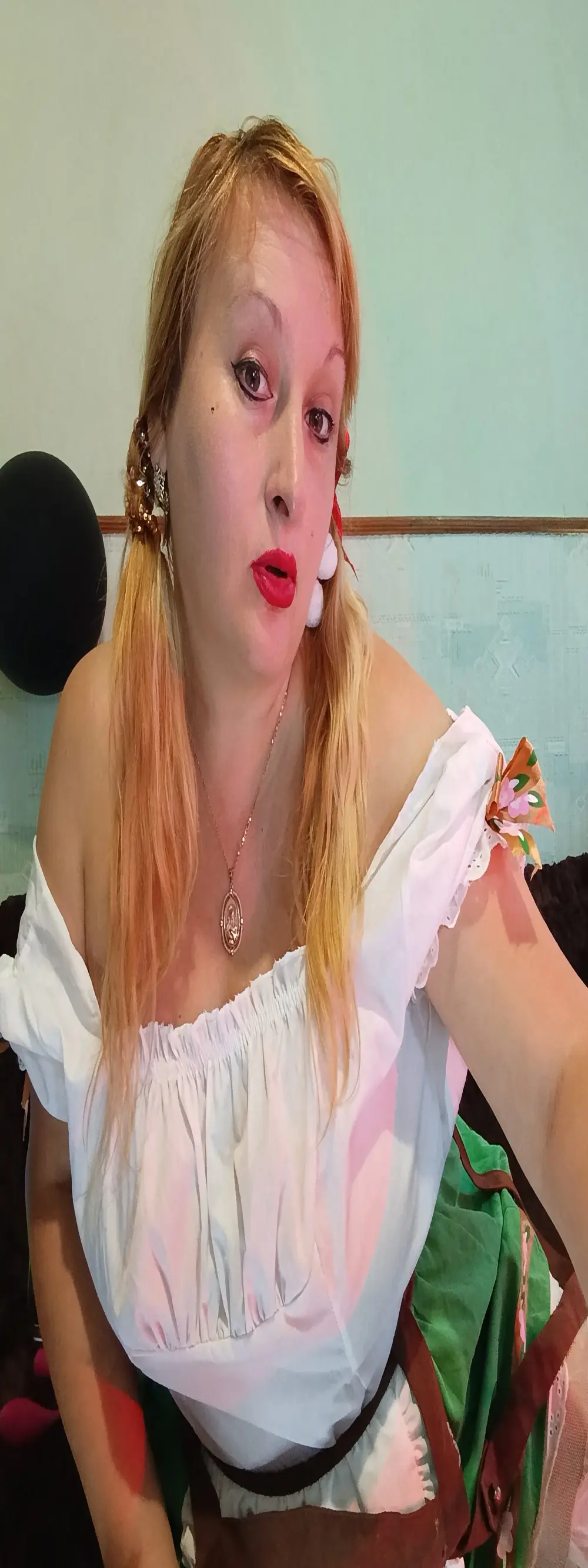 XHelenaX90