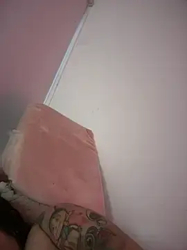 Stripchat Live Sex of horny_roomiess