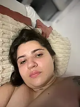 Stripchat Adult Webcam of horny_roomiess