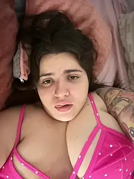 Stripchat Nude Webcam of horny_roomiess