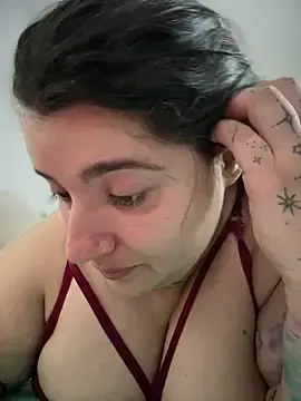 Stripchat Live Sex Cam of horny_roomiess