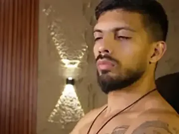 Stripchat Live Sex of DannSaenz