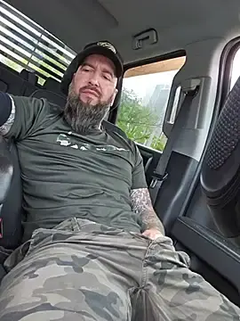 Stripchat Free Live Porn of Beardedtattood