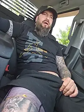 Stripchat Free Live Porn of Beardedtattood