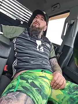 Stripchat Free Live Porn of Beardedtattood