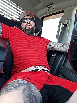 Stripchat Nude Webcam of Beardedtattood
