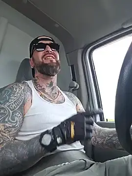 Stripchat Watch Live Sex Cams of Beardedtattood