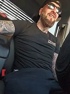 Stripchat Sex Cam of Beardedtattood