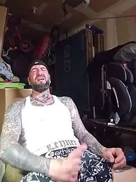 Stripchat Free Live Porn of Beardedtattood
