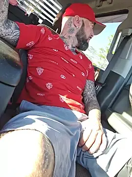 Stripchat Free Porn Cam of Beardedtattood