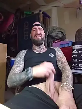 Stripchat Live Sex Cam of Beardedtattood