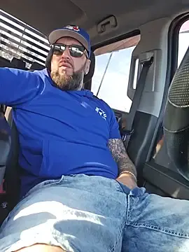 Stripchat Sex Cam of Beardedtattood