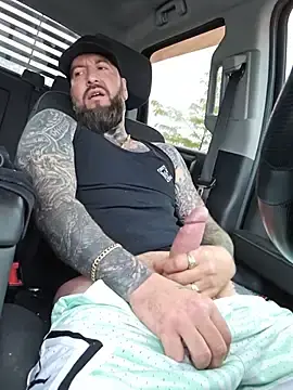 Stripchat Free Live Porn of Beardedtattood