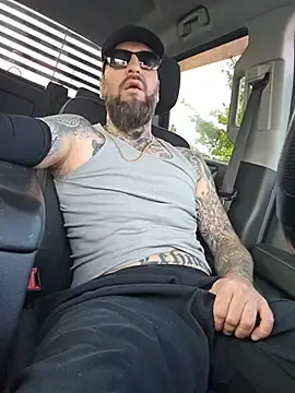 Stripchat Sex Cam of Beardedtattood