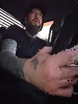 Stripchat Live Sex of Beardedtattood