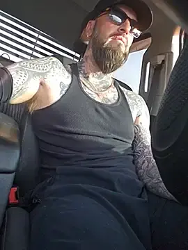 Stripchat Sex Cam of Beardedtattood