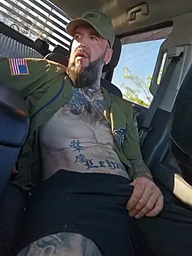 Stripchat Nude Webcam of Beardedtattood