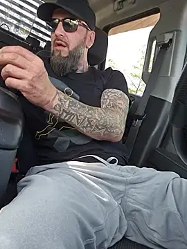 Stripchat Live Sex of Beardedtattood