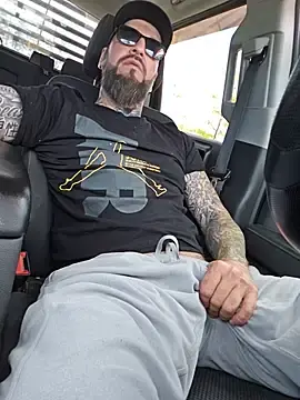 Stripchat Sex Cam of Beardedtattood