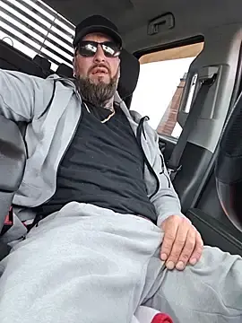Stripchat Live Sex of Beardedtattood