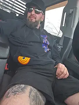 Stripchat Live Sex Cam of Beardedtattood