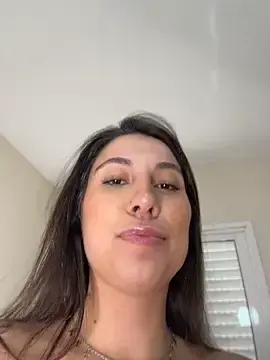 Stripchat Watch Live Sex Cams of Carolini09