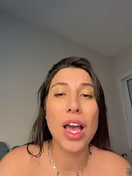 Stripchat Watch Live Sex Cams of Carolini09
