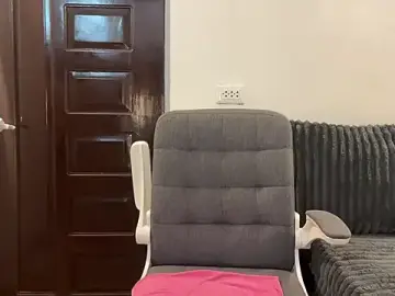 Stripchat Live Sex Cam of Your_sweetnaughty143