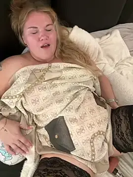 Stripchat Free Live Porn of Jolina_Juice
