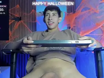 Stripchat Live Porn of Tommy_Fox