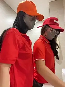 Stripchat Sex Cam of Sneaky_Cumshoot