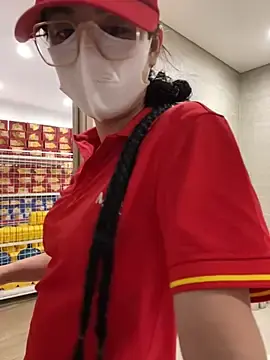 Stripchat Adult Webcams of Sneaky_Cumshoot