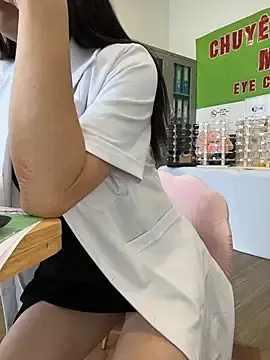 Stripchat Live Porn of Sneaky_Cumshoot