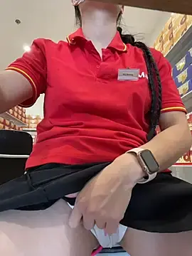 Stripchat Free Porn Cam of Sneaky_Cumshoot